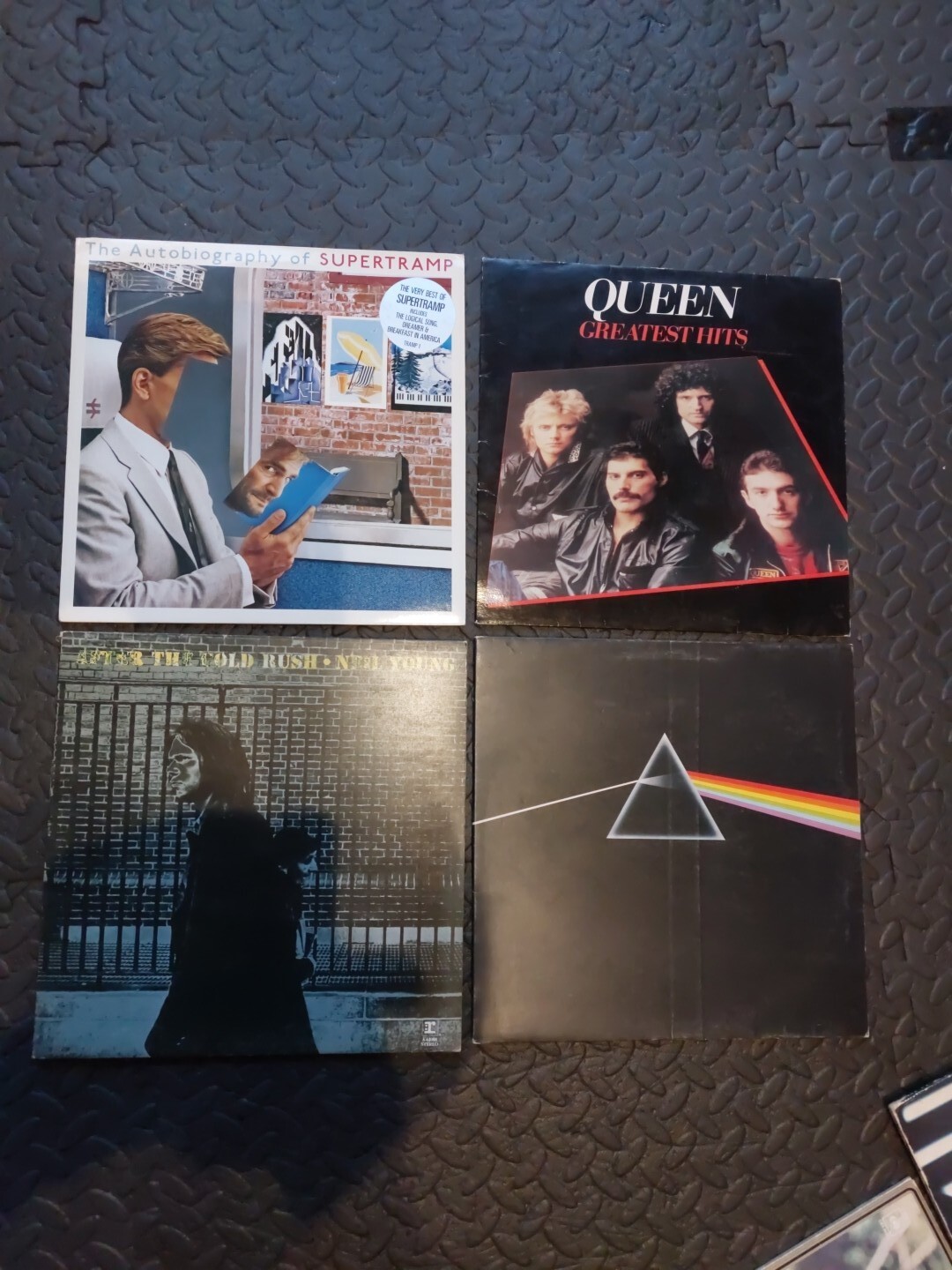 17 Vinyl Records Led Zeppelin Queen Pink Floyd Beatles Bowie Supertramp