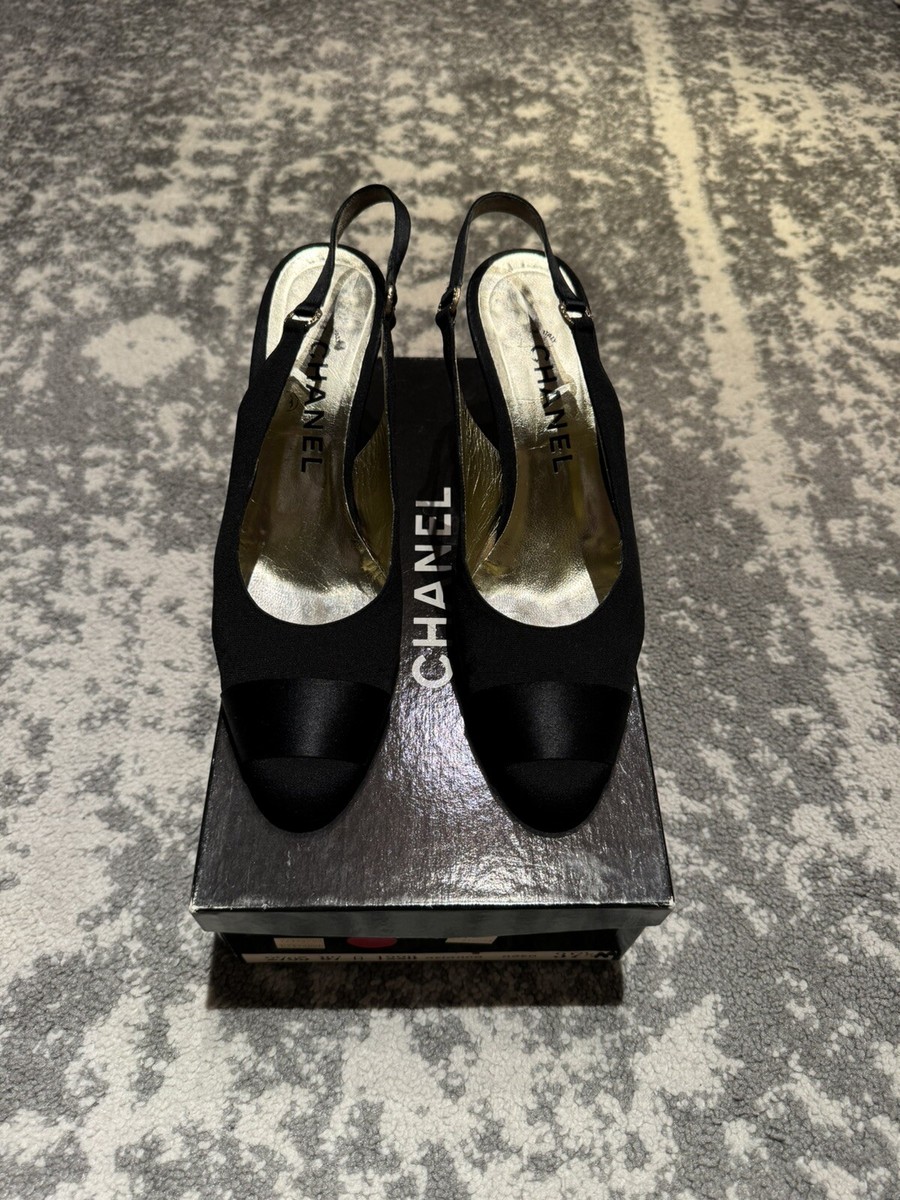 靴 Vintage Chanel Slingback Heels 36 1/2 靴 Vintage Chanel Slingback Heels 36 1/2 Vtg CHANEL TWO TONE GOLD