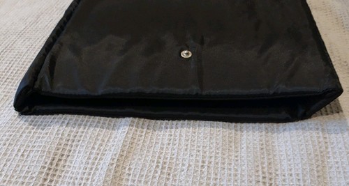 Kickers Black Laptop Shoulder Bag Satchel with Cushioned Laptop Sleeve VGC - 第 15/16 張圖片