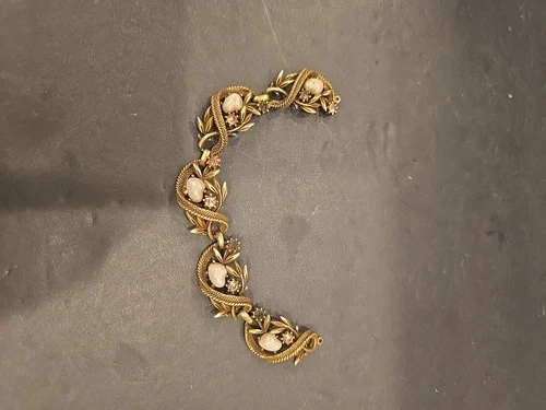 VINTAGE Coro Necklace Gold Tone 1969-70s Costume Jewelry Sell As Picked READ(1)