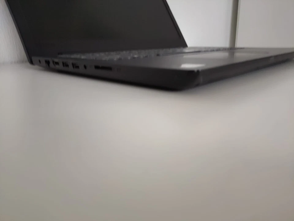 Lenovo V145-15AST /AMD A4-9125 /256Gb SSD/4Gb Ram/15.6" - Bild 4 von 4