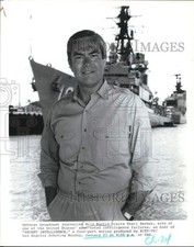 Press Photo Broadcast Journalist Bill Kurtis visits Pearl Harbor - syp28294
