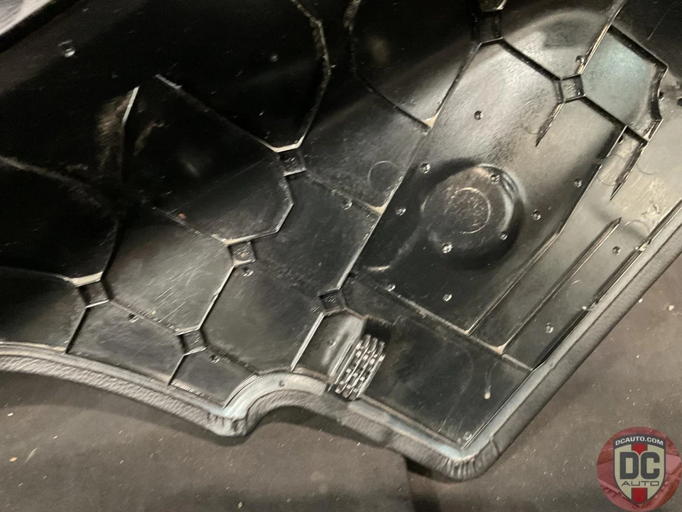 Painel lateral esquerdo 2012-2013 Porsche 911 991 conversível preto 134826 - Imagem 4 de 4