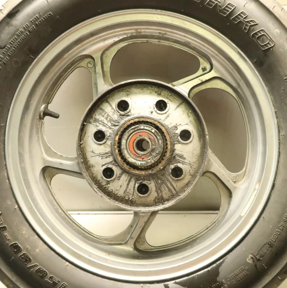 Llanta trasera Kawasaki Concours ZG1000A 1994-2006 de una motocicleta 1995 Foto 4 de 4