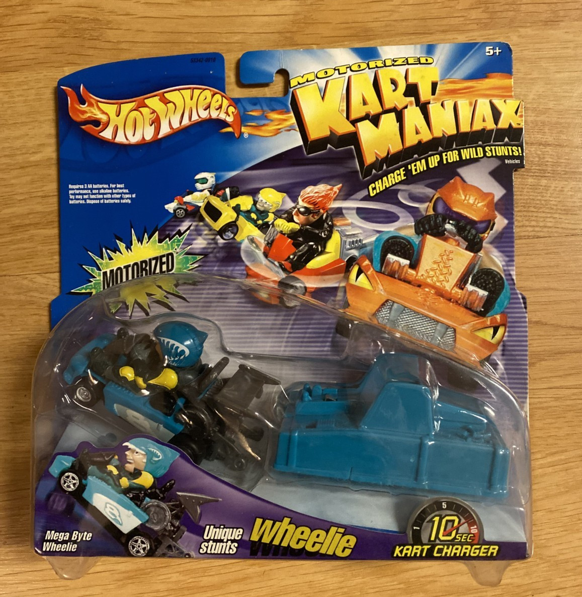 Hot Wheels KART MANIAX Motorized Stunt Go Kart Mega Byte Whe