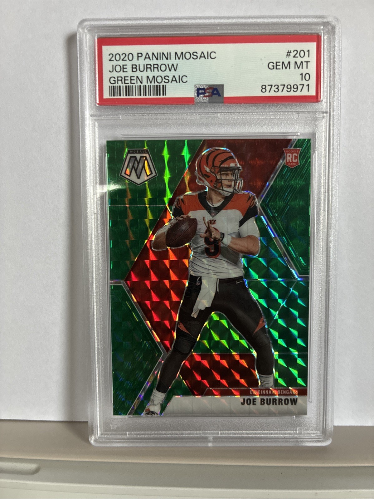 2020 Panini Mosaic Joe Burrow Green Mosaic Prizm (RC) PSA 10 GEM MT