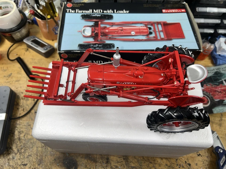 Ertl Precision, Farmall Md With Loader - Image 2 of 4