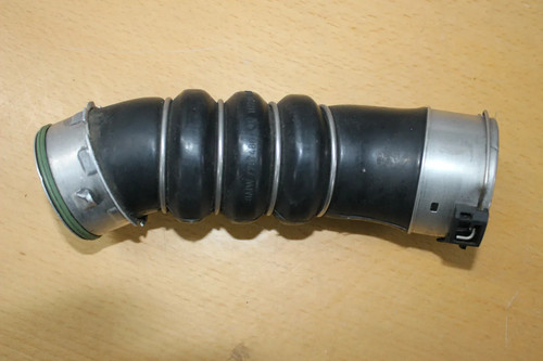 Original BMW 1er E81 E82  E87 LCI N47 Ladeluftleitung Turbolader 7797480