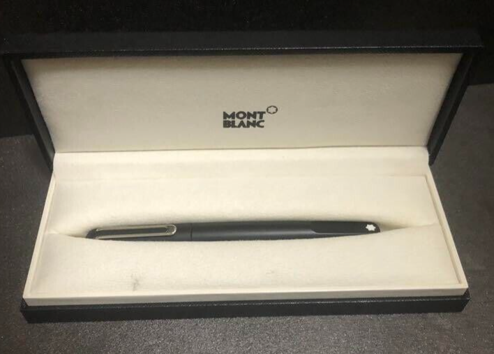 MONTBLANC M Ultra Black Precious resin Twisted Ballpoint Pen wz
