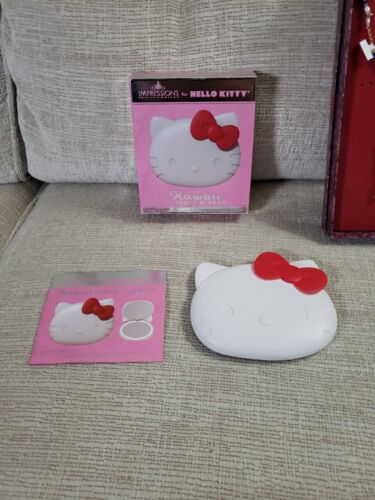 Impressions Kawaii Sanrio Hello Kitty Compact Mirror & Lucky & Beaded Necklace - Picture 4 of 15