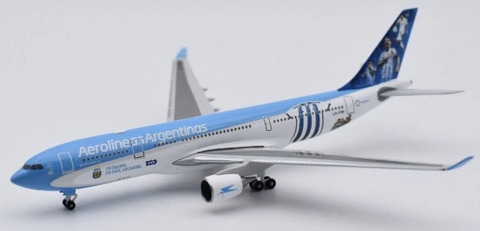 Avión Herpa Wings 1/500 Aerolíneas Argentinas Airbus A330-200 Messi. 537247 Foto 2 de 4