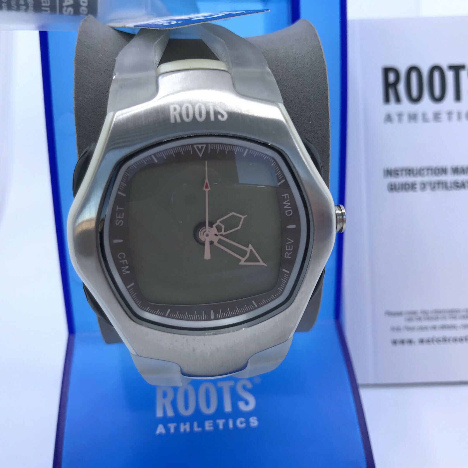Roots Athletics Wrist Watch NEW RY2076 Passport Silicone Strap Box needs battery