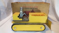 ORIGINAL 1950'S-60'S SAUNDERS MARVELOUS MIKE TRACTOR ROBOT DRIVER & BOX - WORKS