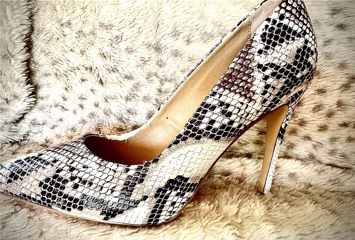 GBG Los Angeles , Snakeskin, Stilettos 4 Beautiful Designer Snake skin 4 1/2 inch heels, like new condition, Size 41 main image 0