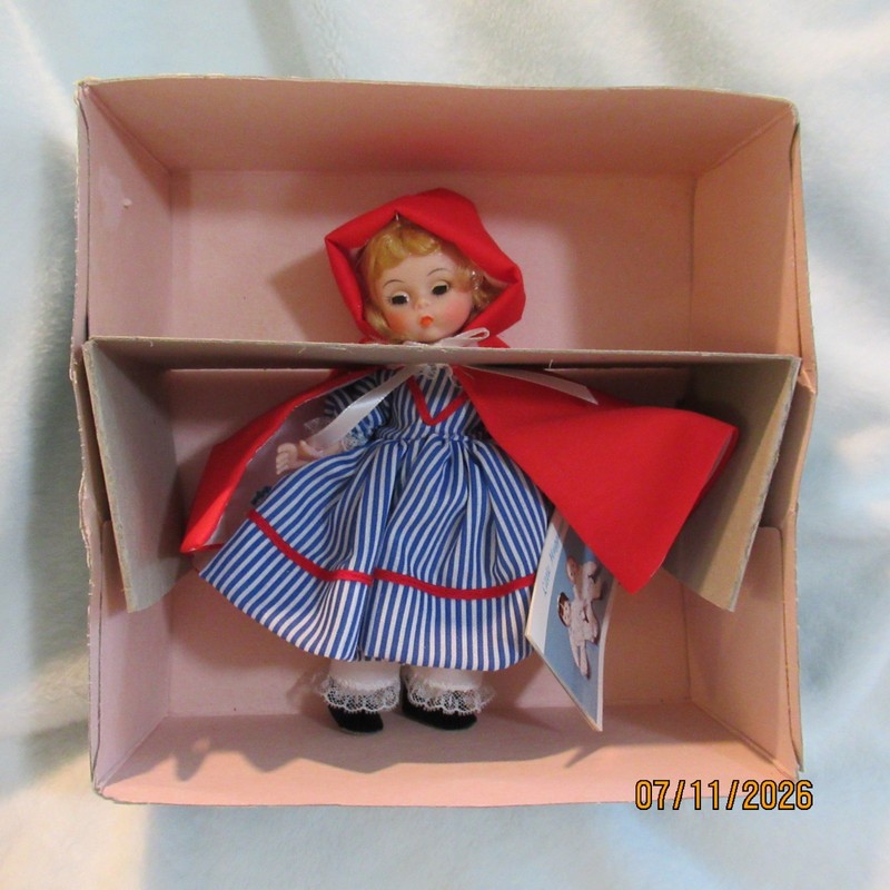 Madame Alexander Little Red Riding Hood EUC