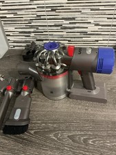 dyson v8 absolute With Charger