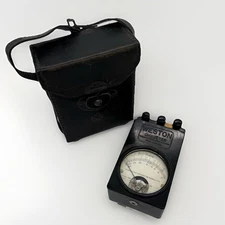 Weston Electrical Instrument  Model 689 OHMS Ohmmeter Type 1F & Case