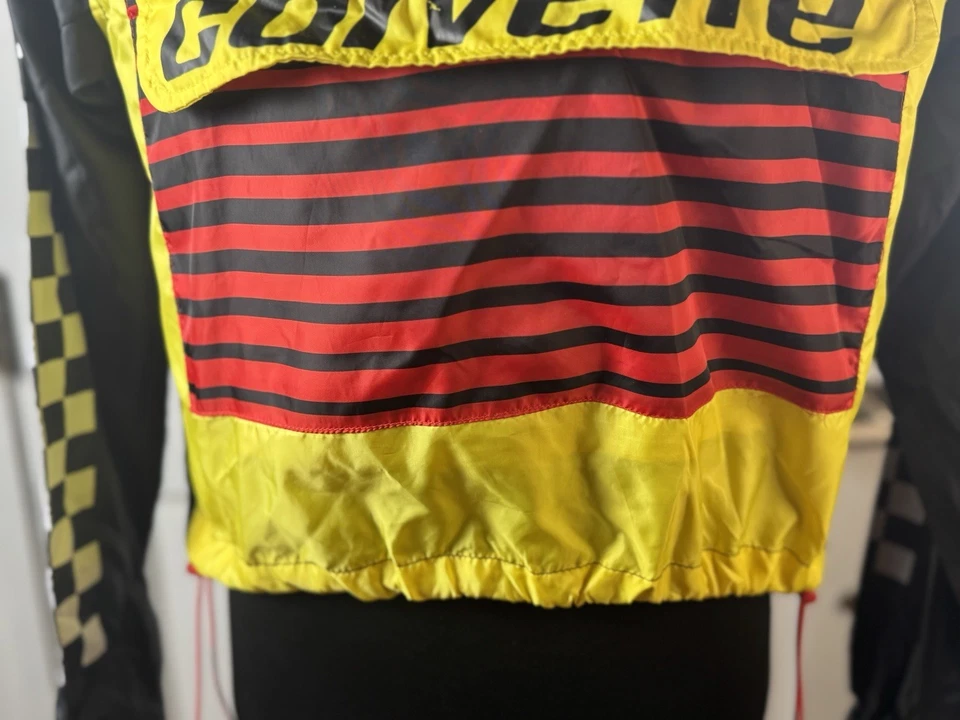 Jaqueta corta-vento vintage Corvette corrida com capuz química GM preta vermelha amarela - Imagem 3 de 4