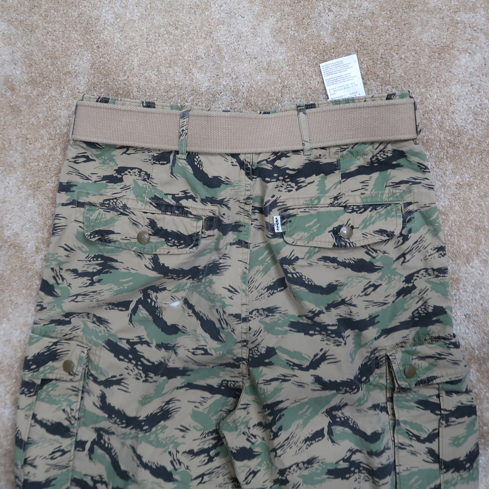 Levi’s Cargo Shorts Green Camouflage Men's Size 32 Gem