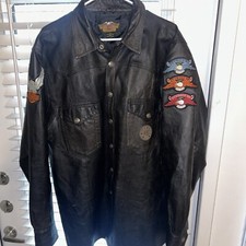 Chaqueta de cuero Harley Davison de colección años 90 "Untamed" tiene parches Sturges. Talla 2xL