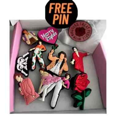 10 x H S JIBBITZ CROCS SCHUH CHARMS GESCHENKSET MIT GRATIS ANSTECKNADEL ~ Herz