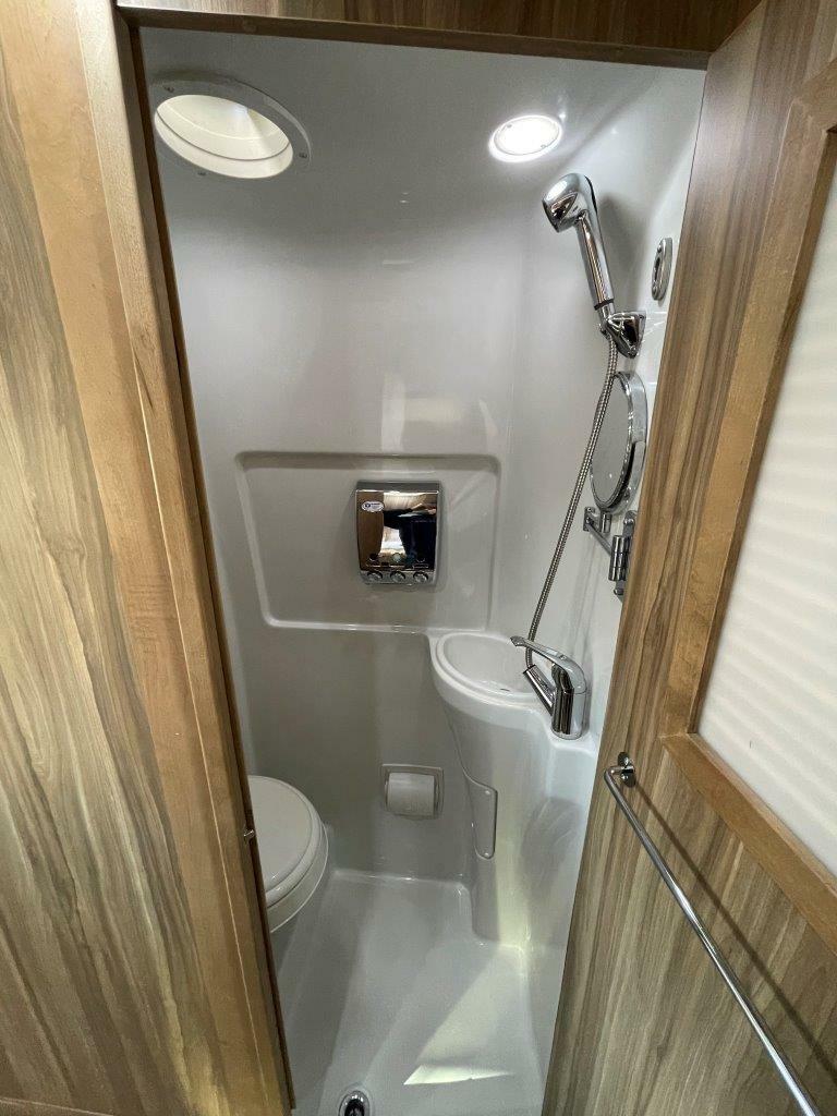 2017 AIRSTREAM INTERSTATE 24GL TOMMY BAHAMA MERCEDES CLASS B DIESEL