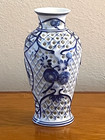 VINTAGE DELFT BLUE HOLLAND 6" HANDPAINTED PORCELAIN CUT VASE