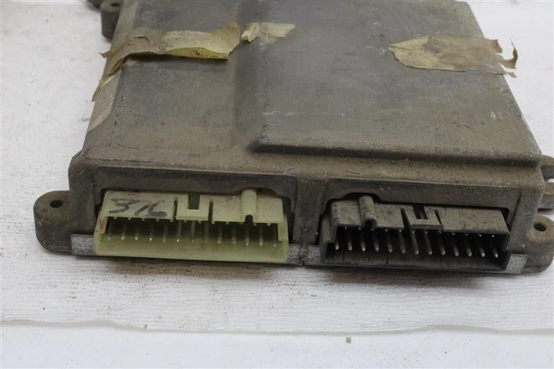 ECU ECM КОМПЬЮТЕР Caravelle Le Baron Le Baron GTS 1987 5233376 1080531 - Изображение 2 из 4