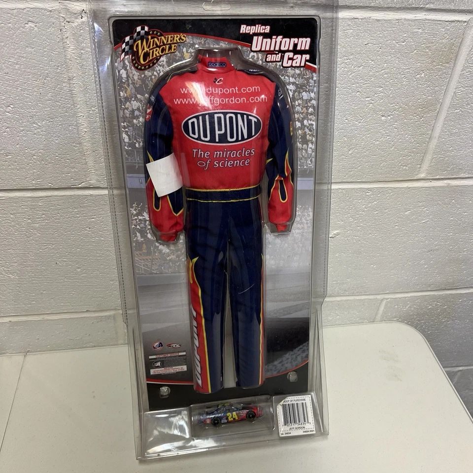 Jeff Gordon #24 Nascar Winners Circle réplica uniforme y coche fundido a presión NUEVO sellado  Foto 4 de 4