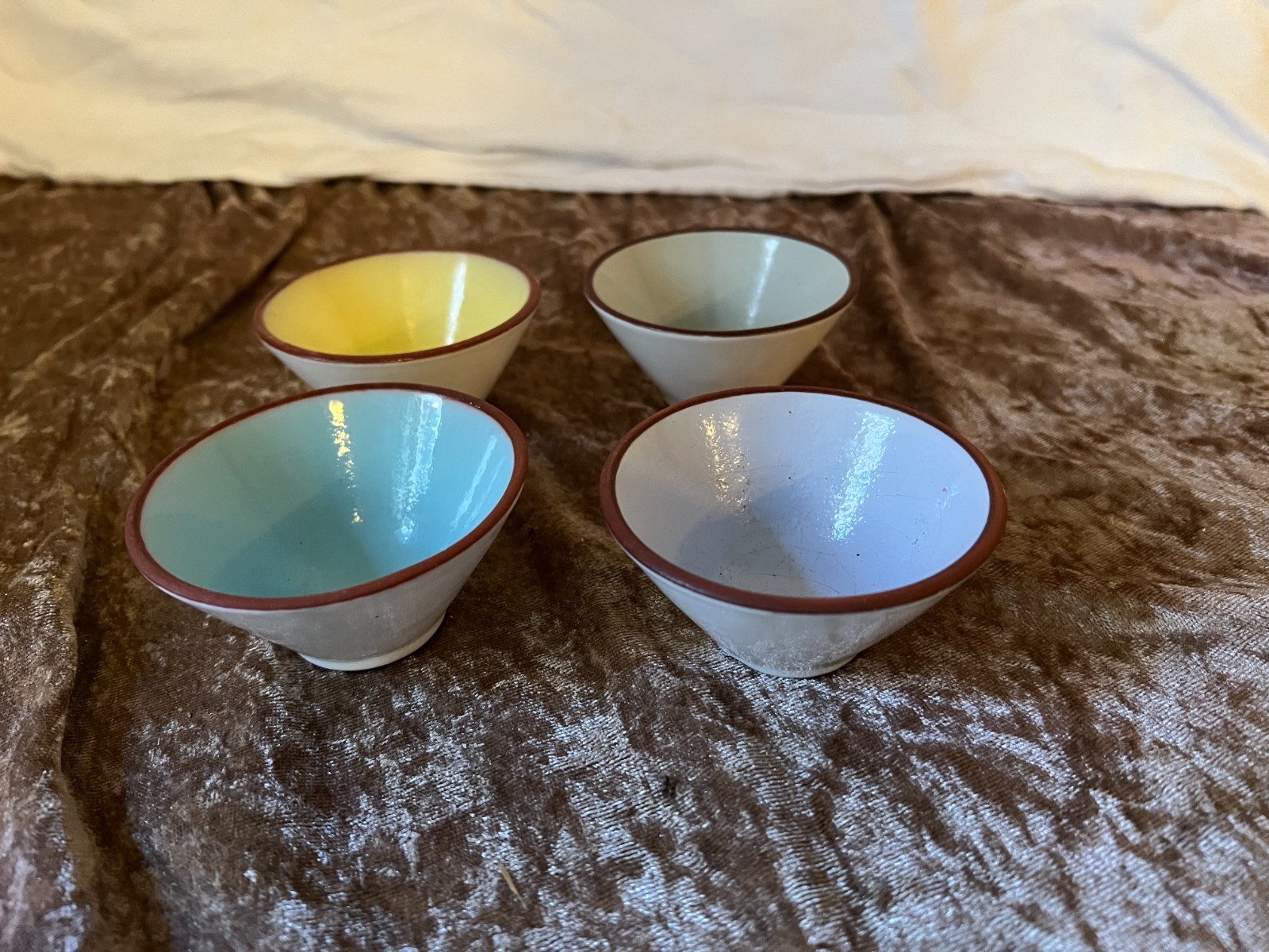 4 Sakebecher / Dip Schälchen, Keramik (313)