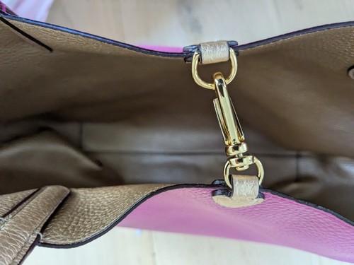 Ralph Lauren Large Reversible Pink/Gold Leather Tote w/ Keychain - Picture 4 of 9