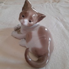 Figurine chat vintage en porcelaine " Chat surpris " réf 5114 manufacture LLADRO