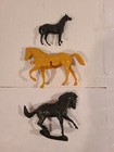VINTAGE HOLLOW PLASTIC HORSES LOT OF 12 VARIOUS MAKERS VERY NICE — photo 9