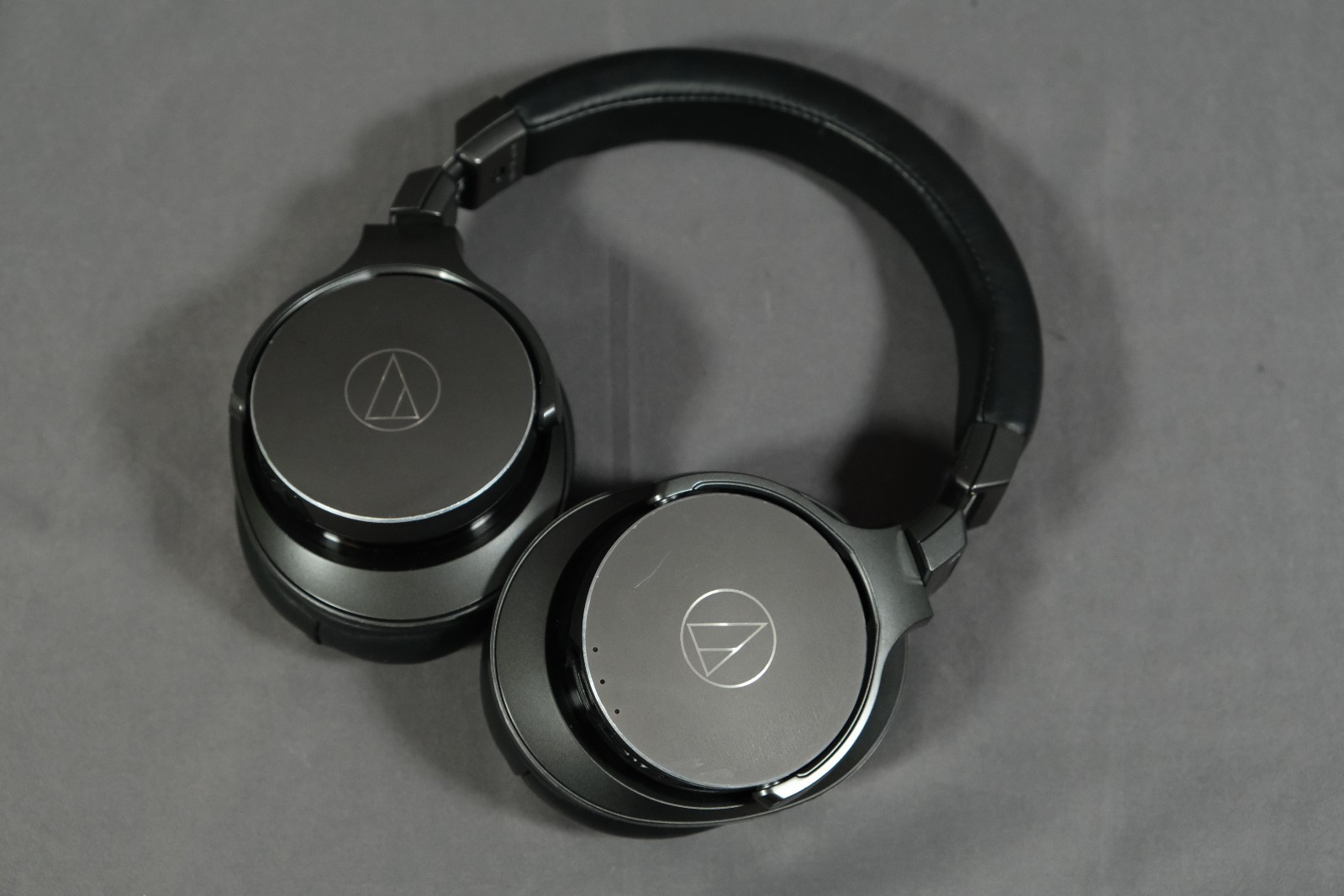 Audio-Technica Bluetooth Wireless Over-Ear Studio Monitor Headphones ATH-DSR7BT