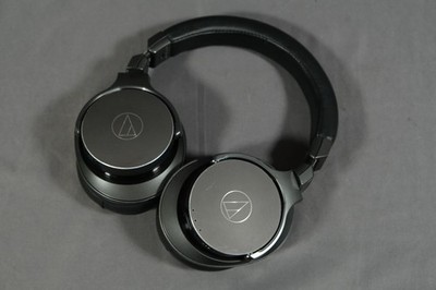 Audio-Technica Bluetooth Wireless Over-Ear Studio Monitor Headphones ATH-DSR7BT