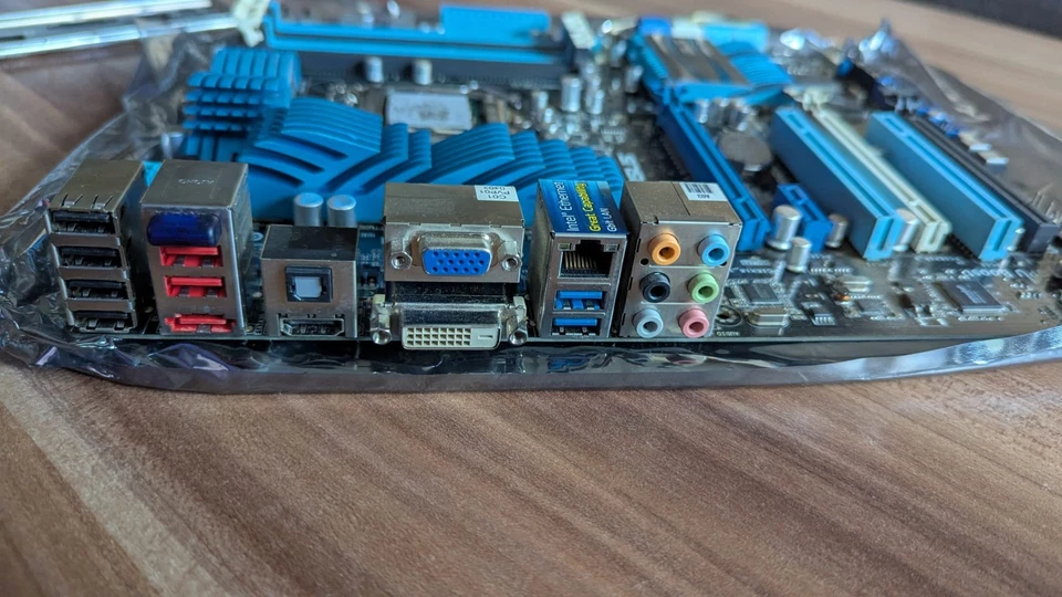 ASUS P8Z68-V PRO/GEN3 Mainboard + Intel Core i7-2600K CPU – LGA1155 – Z68 Chipsa - Bild 3 von 4