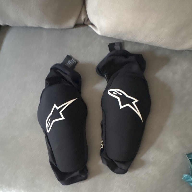 Alpinestars Paragon Plus Knee Protector Pads Black