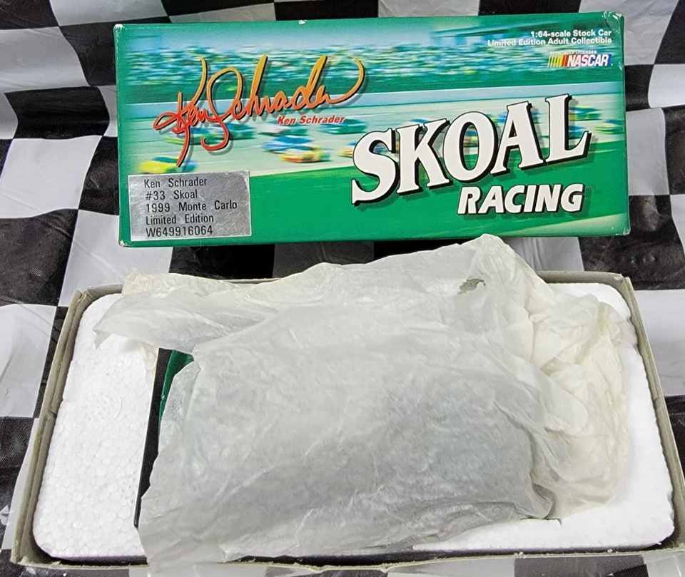 Action Ken Schrader #33 SKOAL Racing 1998 Chevy Monte Carlo 1:64 W649916064 - Image 3 of 4