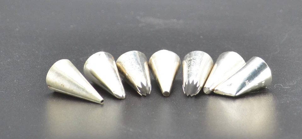 Juego de 7 puntas/boquillas para decoración de pasteles Wilton vintage hechas en Corea surtidas D9 Foto 3 de 3