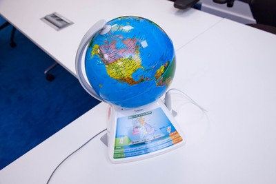 OREGON SMART SCIENTIFIC WORLD MAP TOUCH INTERAKTIVER GLOBUS Lernspielzeug DEFEKT