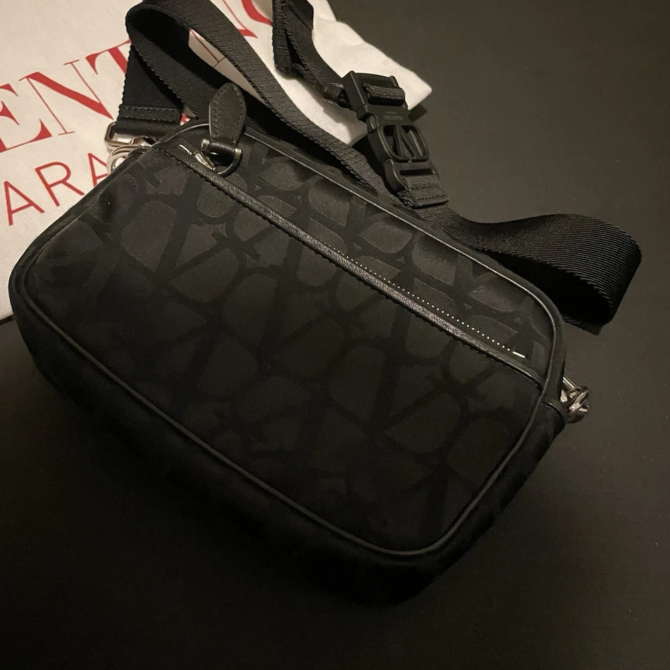 VALENTINO GARAVANI Toile Iconographe Technical Fabric Shoulder Bag - Image 3 of 4