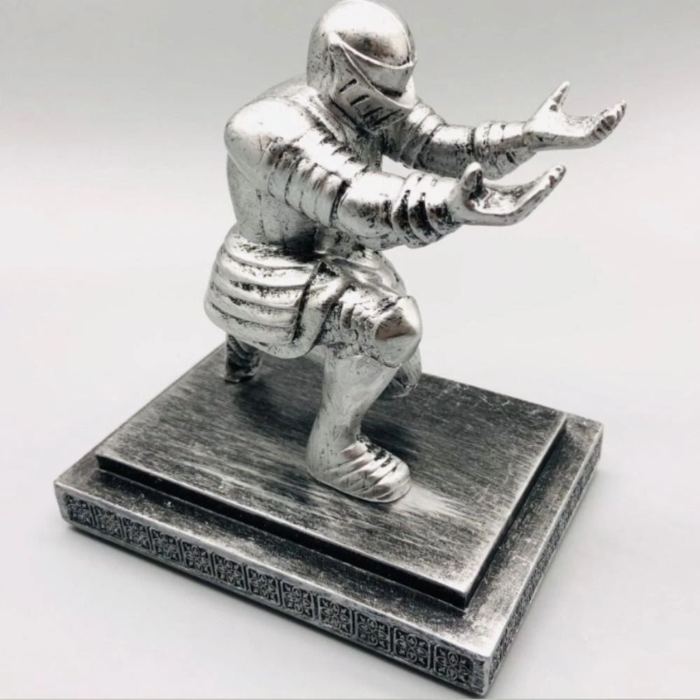 Knight pen holder outlet