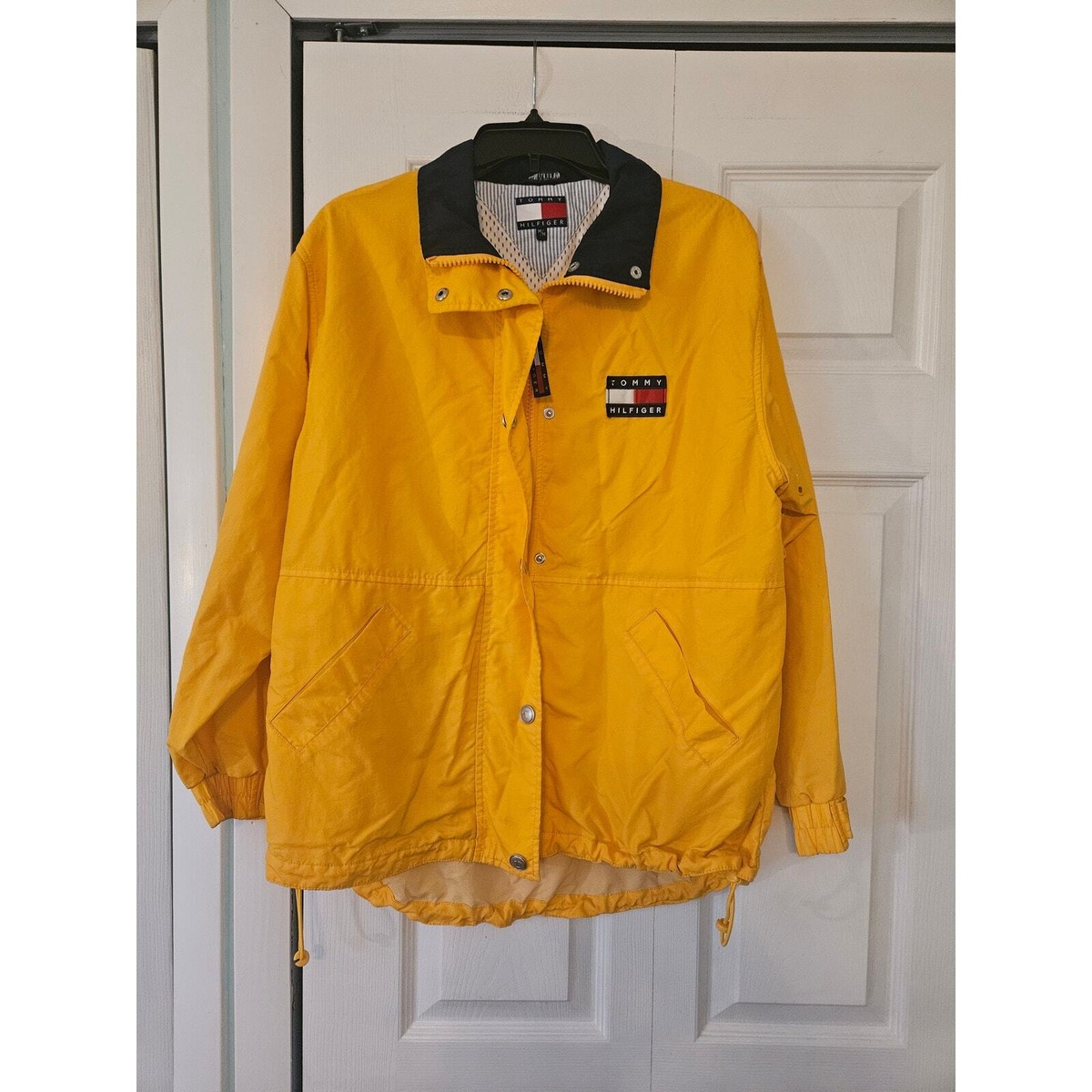 LIBERTY BELL ナイロン アウター イエロー/ネイビー TOMMY HILFIGER トミーヒルフィガー ダウンジャケット S