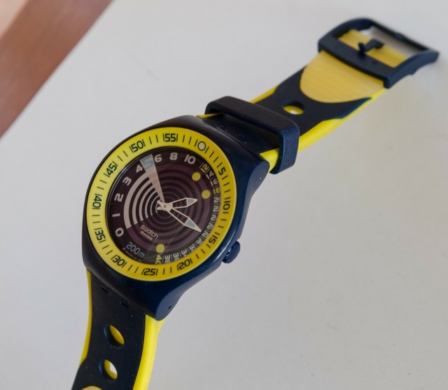 Swatch Fun Reef Jumper SUGN101 47mm Yellow Blue Scuba Diver Depth Meter Sensor | eBay