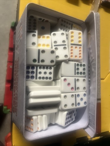 Nuevo Juego DOMINOES - RMS int. En lata original - pepitas de colores 28 dominó - Imagen 11 de 17