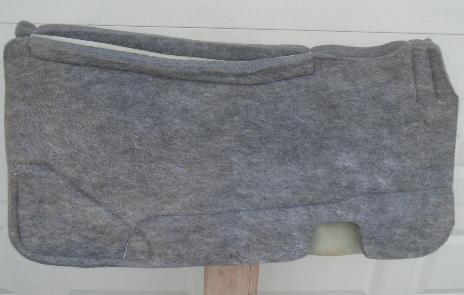 HIGH QUALITY 1-1/4" Wool Saddle PAD~CROSS Cowhide Trim~Best Ever Kush?~USED 2x