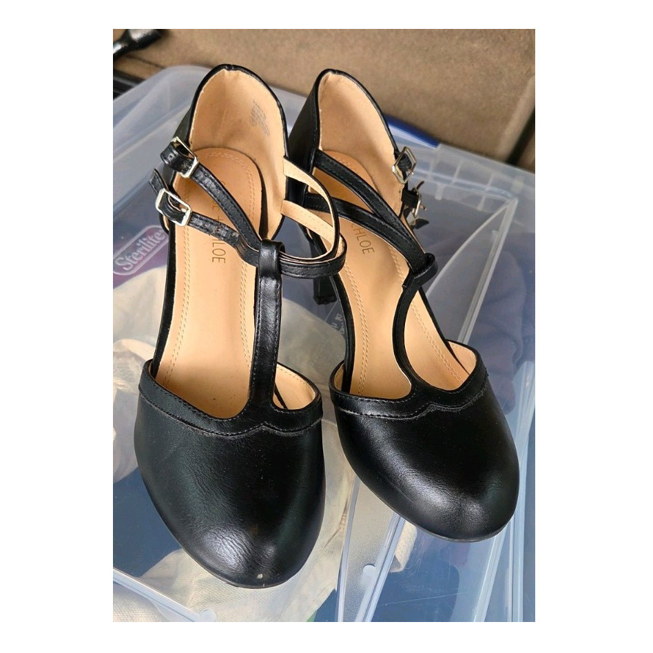 CHLOE Women’s Black Round Toe Buckle Strap Block Heel Pump Shoes Size 10