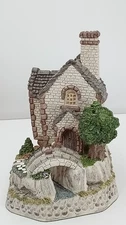 DAVID WINTER ELFIN COTTAGE WITH BOX