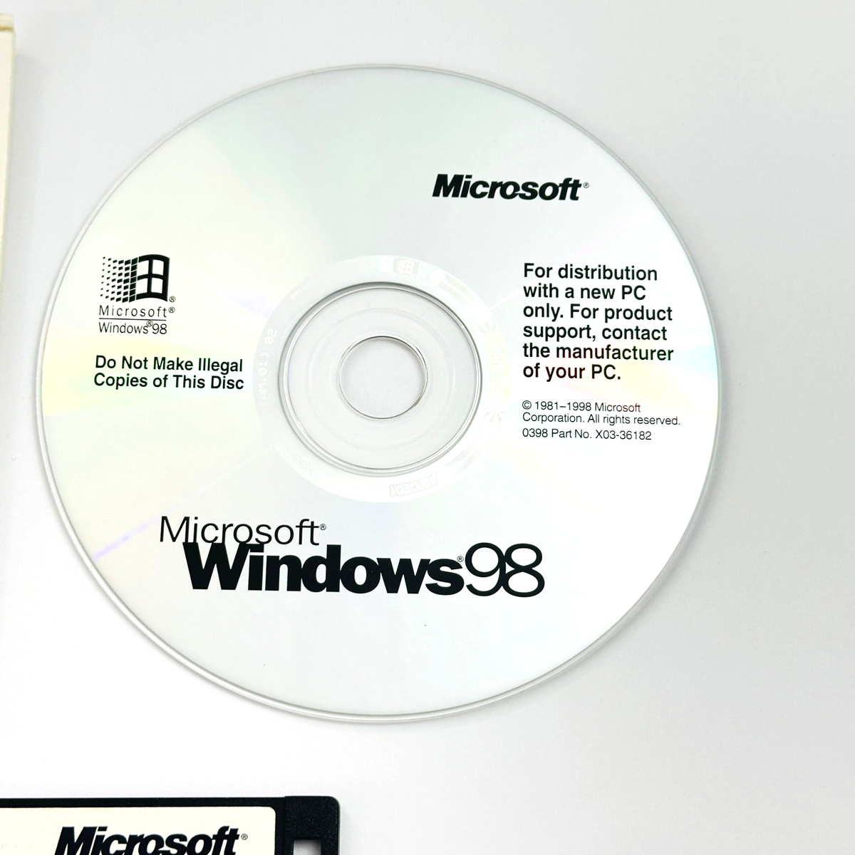 Microsoft Windows 98 First Edition CD-ROM Operating System Perfect
