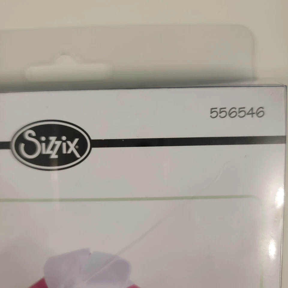 ScoreBoards XL Sizzix BOX w/SCALLOP FLAP & FLOWERS by Eileen Hull #556546 NIB - Image 3 of 4